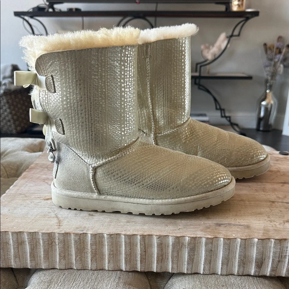 Ugg Women’s‎ 7 Shimmering Gold Boots with Fur Lining